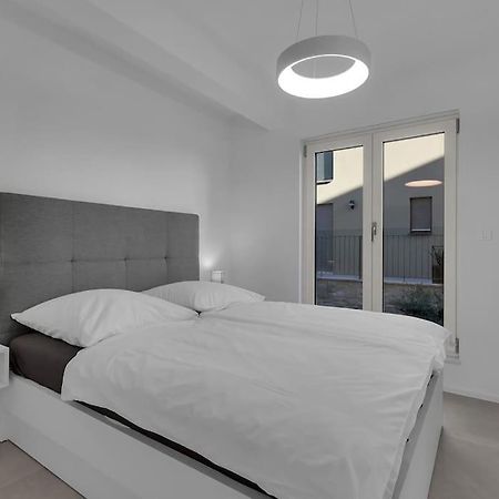 Apartman Delux With Private Pool - Makarska Exklusiv Tucepi Exterior photo