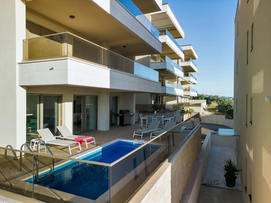 Apartman Delux With Private Pool - Makarska Exklusiv Tucepi Exterior photo