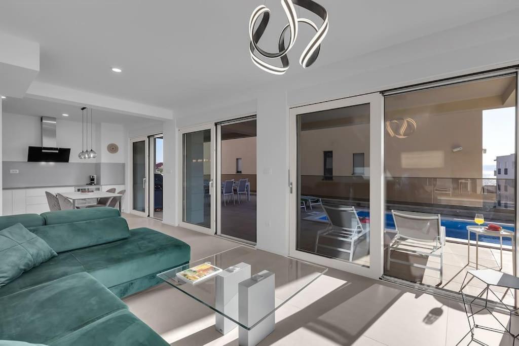 Apartman Delux With Private Pool - Makarska Exklusiv Tucepi Exterior photo
