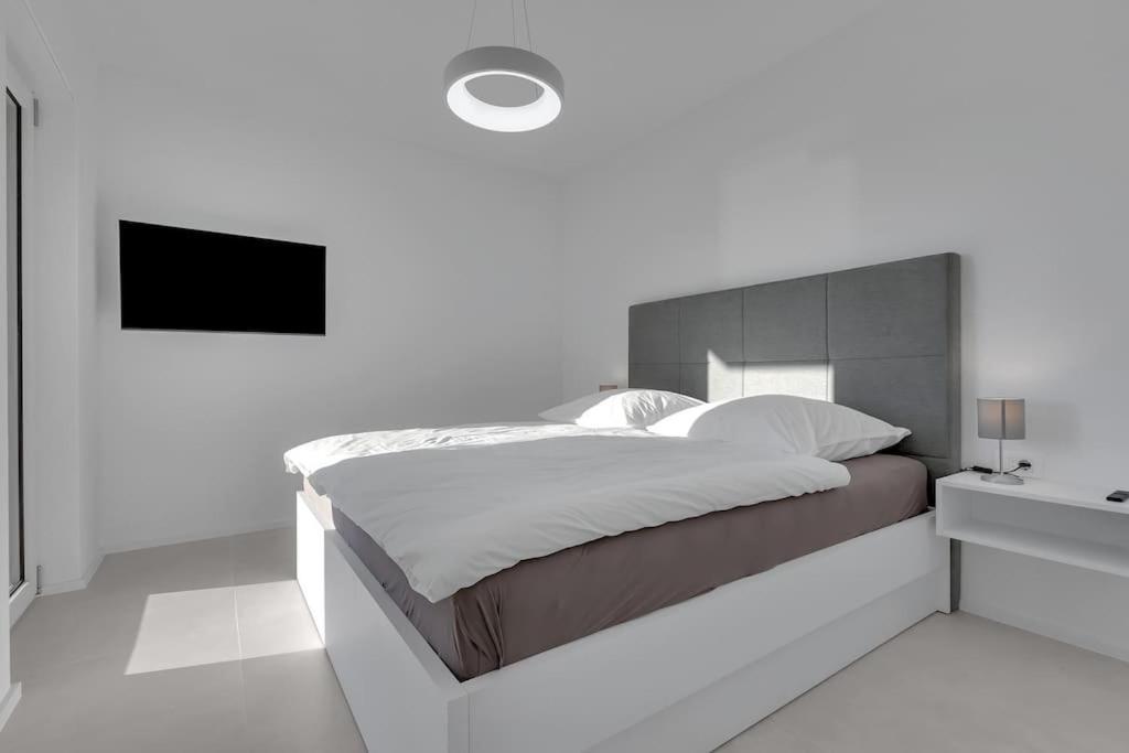 Apartman Delux With Private Pool - Makarska Exklusiv Tucepi Exterior photo