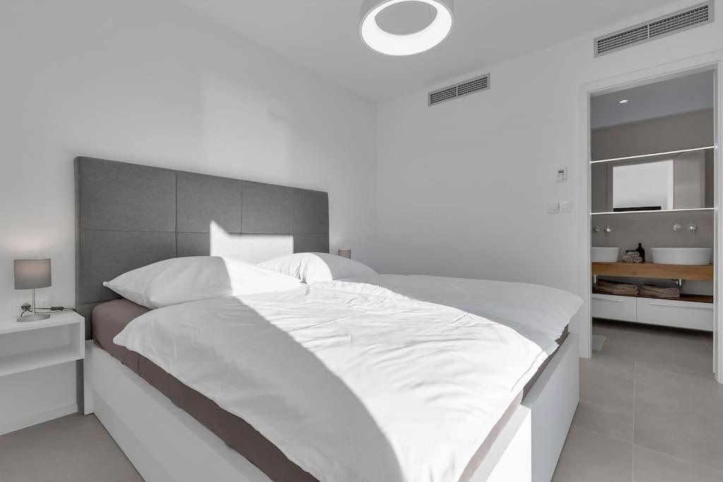 Apartman Delux With Private Pool - Makarska Exklusiv Tucepi Exterior photo